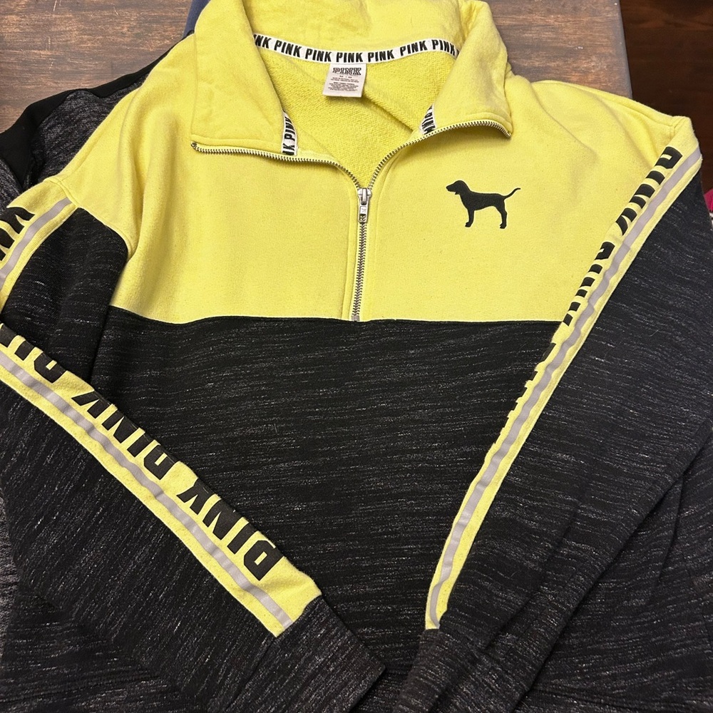 Woman’s Medium pull over